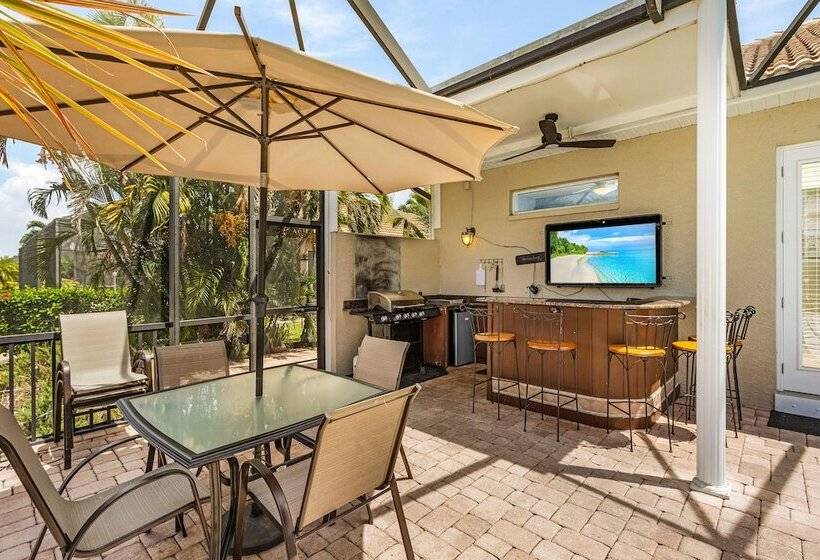 Canalfront Oasis: Cape Coral Home W/ Pool & Spa