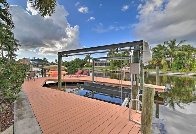 Canalfront Oasis: Cape Coral Home W/ Pool & Spa