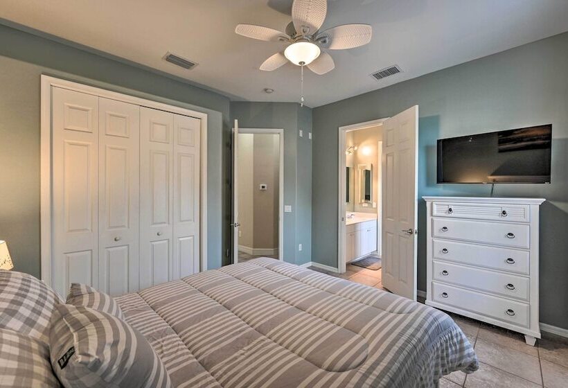 Canalfront Oasis: Cape Coral Home W/ Pool & Spa