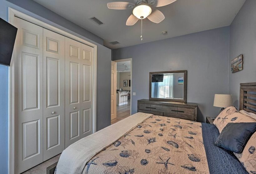 Canalfront Oasis: Cape Coral Home W/ Pool & Spa