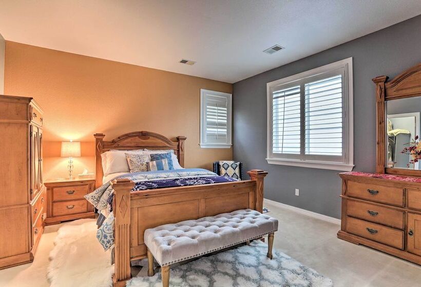 Spacious + Elegant Lone Tree Home Rental W/ Deck!