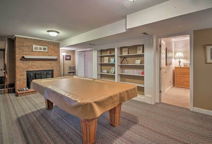 Spacious Family Home   17 Miles To Winston Salem!