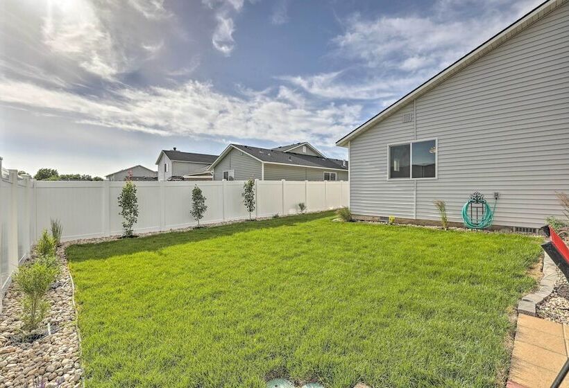 Spacious Family Home W/ Large Deck & Fire Pit!