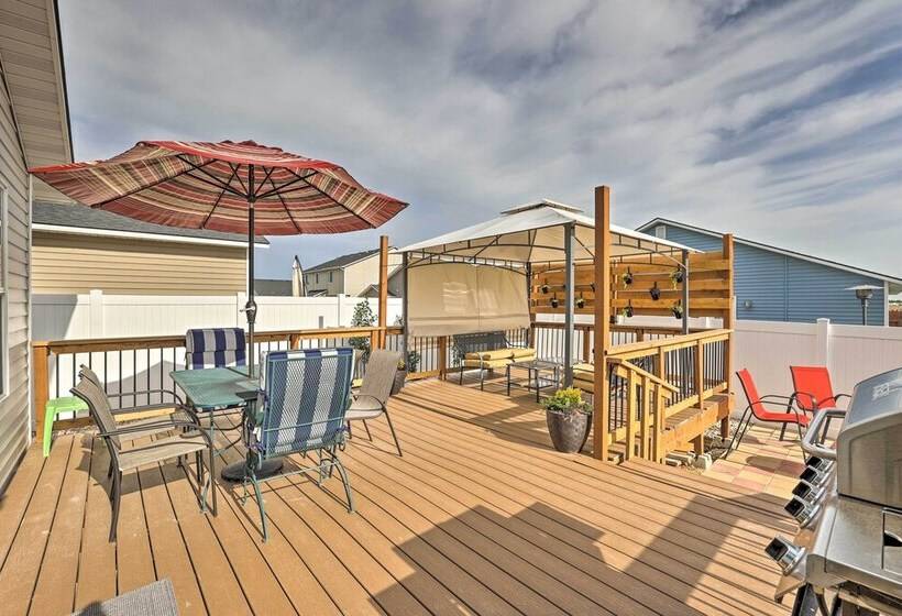 Spacious Family Home W/ Large Deck & Fire Pit!