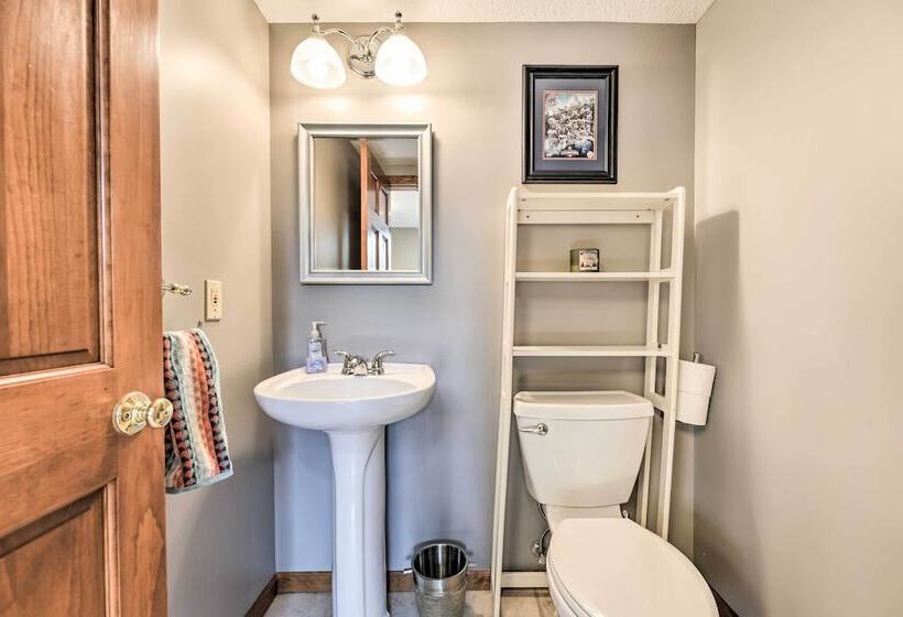 Spacious Fort Wayne Home W/ Yard + Gas Grill!