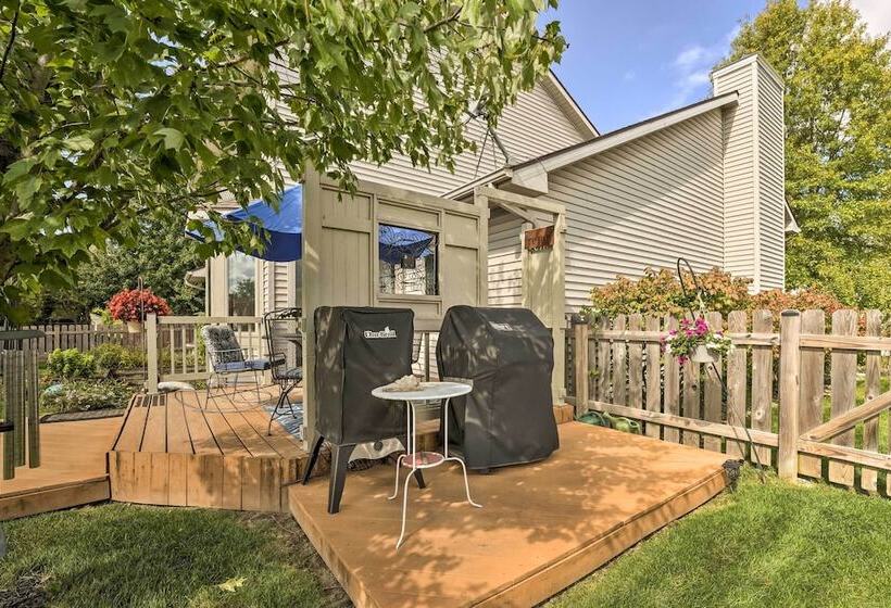 Spacious Fort Wayne Home W/ Yard + Gas Grill!