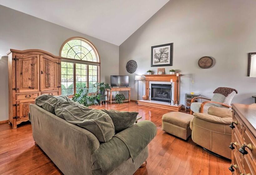 Spacious Fort Wayne Home W/ Yard + Gas Grill!