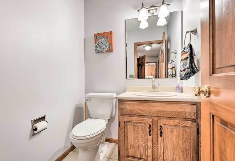 Spacious Fort Wayne Home W/ Yard + Gas Grill!