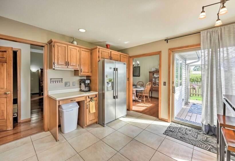 Spacious Fort Wayne Home W/ Yard + Gas Grill!