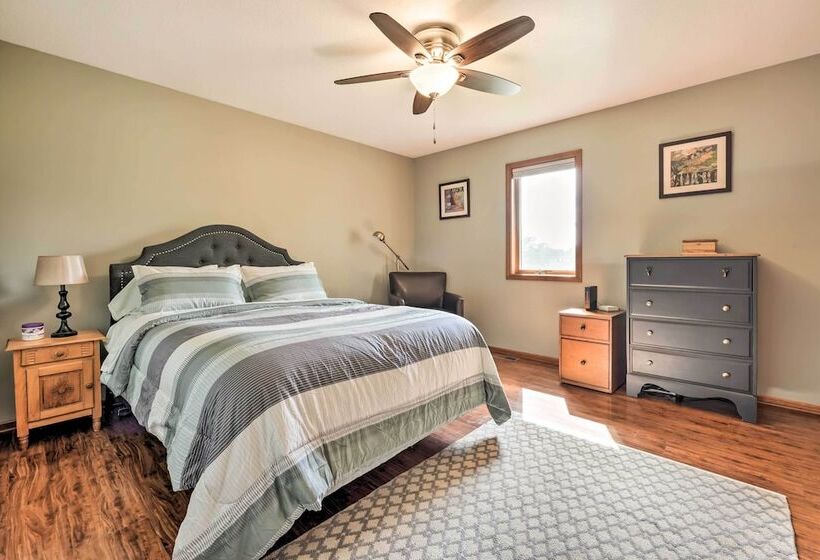 Spacious Fort Wayne Home W/ Yard + Gas Grill!