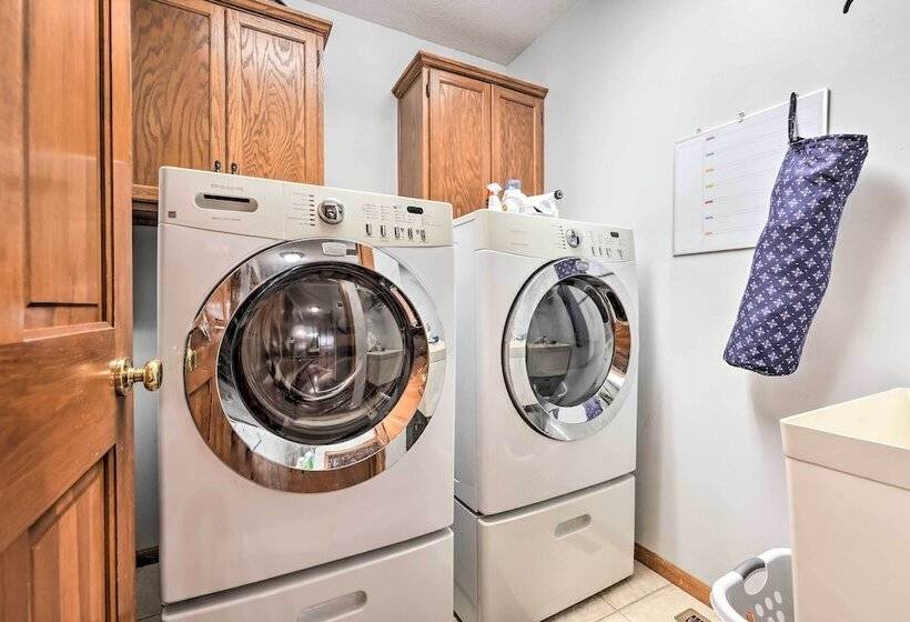 Spacious Fort Wayne Home W/ Yard + Gas Grill!