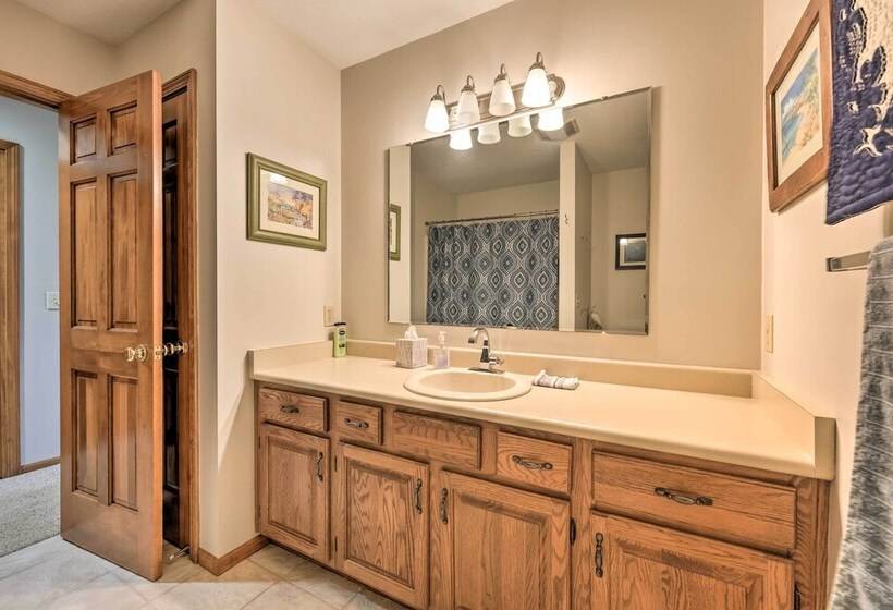 Spacious Fort Wayne Home W/ Yard + Gas Grill!