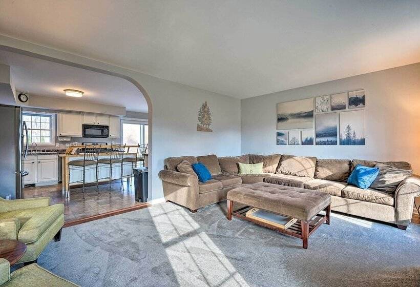 Spacious Home Near Bromley Mountain Ski Resort!