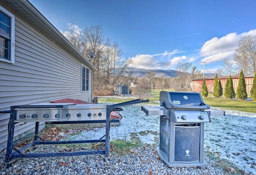 Spacious Home Near Bromley Mountain Ski Resort!