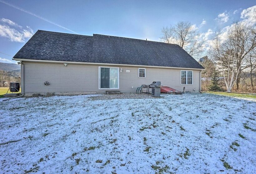 Spacious Home Near Bromley Mountain Ski Resort!