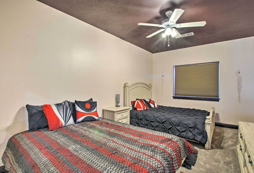 Spacious Home W/ Mtn Views: 2 Mi To Bear Lake!