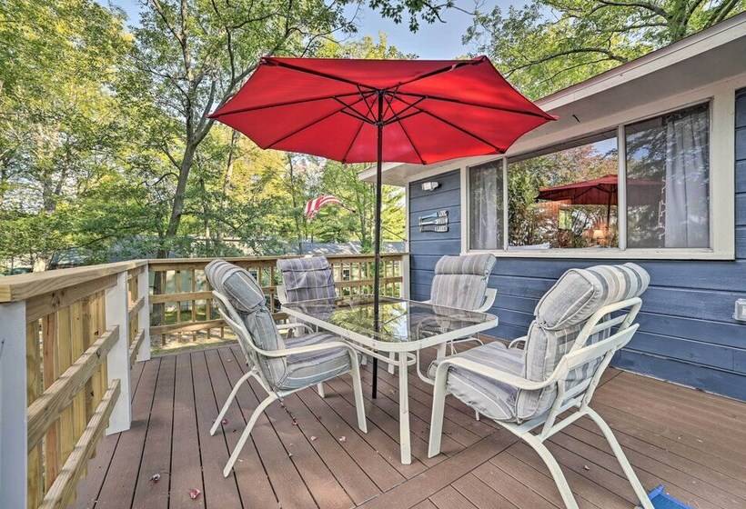 Spacious Houghton Lake Cabin W/ Gas Grill!