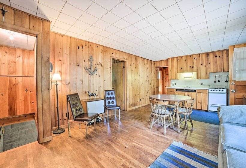 Spacious Houghton Lake Cabin W/ Gas Grill!
