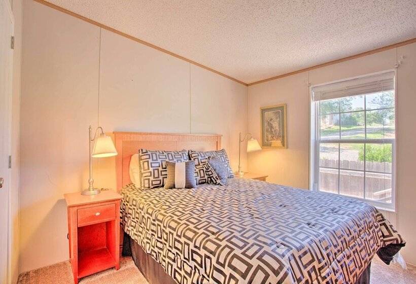 Spacious House ~ 1 Mi To Lake & Boat Ramp!