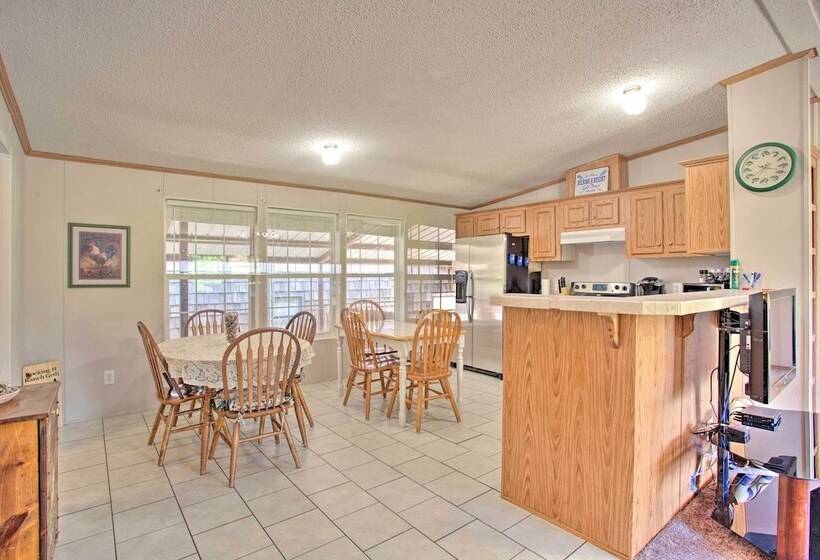 Spacious House ~ 1 Mi To Lake & Boat Ramp!