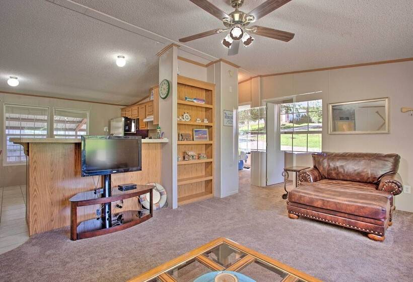 Spacious House ~ 1 Mi To Lake & Boat Ramp!