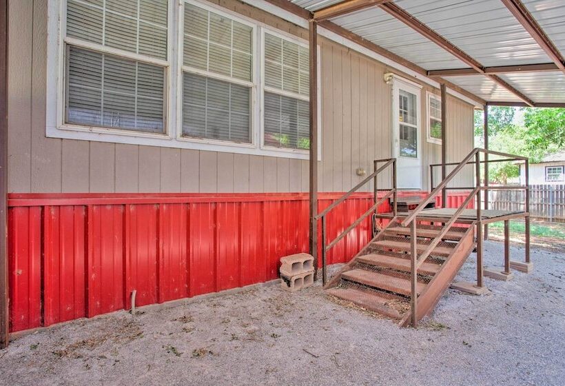 Spacious House ~ 1 Mi To Lake & Boat Ramp!