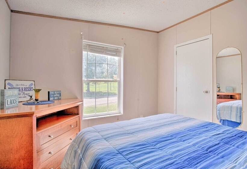 Spacious House ~ 1 Mi To Lake & Boat Ramp!