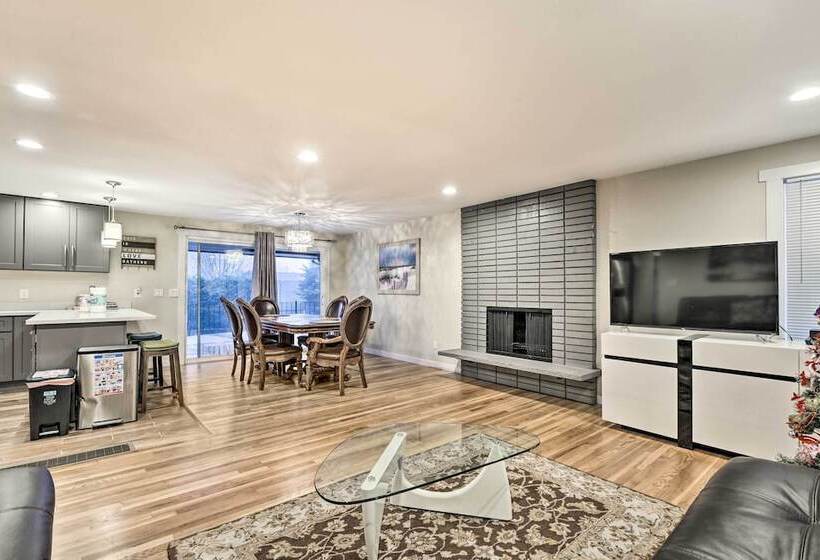 Spacious Kent Home ~ 17 Mi To Dtwn Seattle!