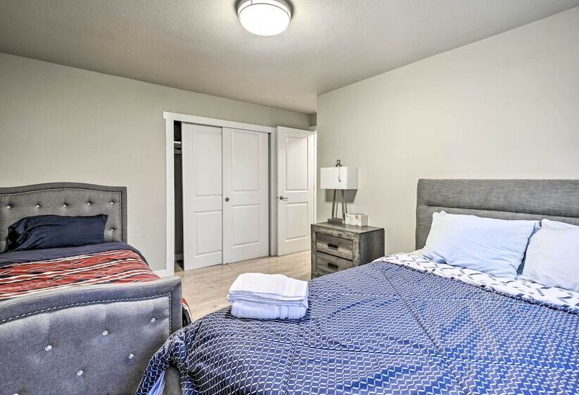 Spacious Kent Home ~ 17 Mi To Dtwn Seattle!