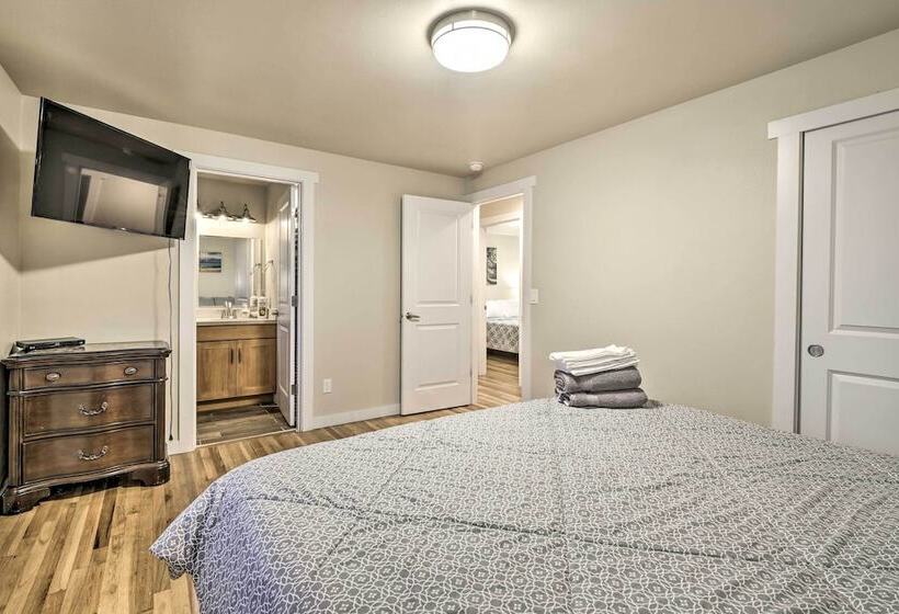 Spacious Kent Home ~ 17 Mi To Dtwn Seattle!