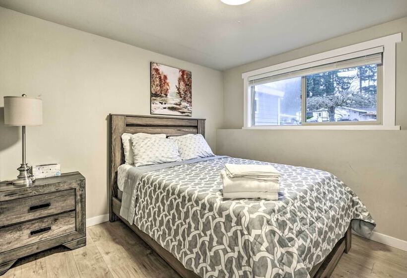 Spacious Kent Home ~ 17 Mi To Dtwn Seattle!