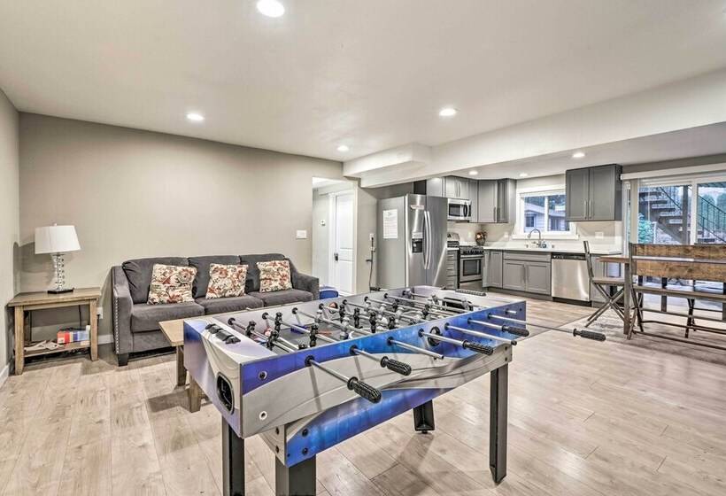 Spacious Kent Home ~ 17 Mi To Dtwn Seattle!