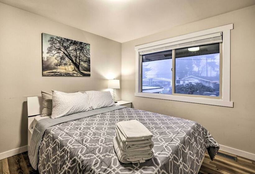 Spacious Kent Home ~ 17 Mi To Dtwn Seattle!