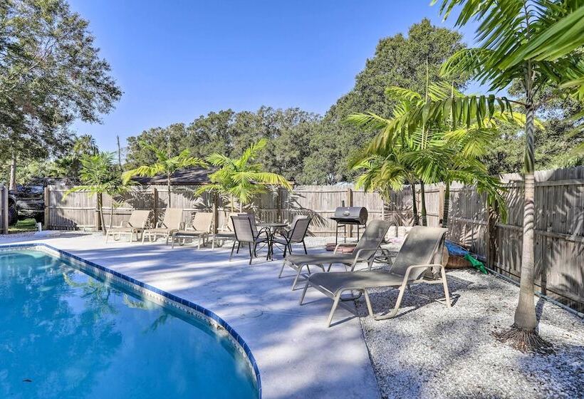 Spacious Largo Retreat: Private Pool & Yard!