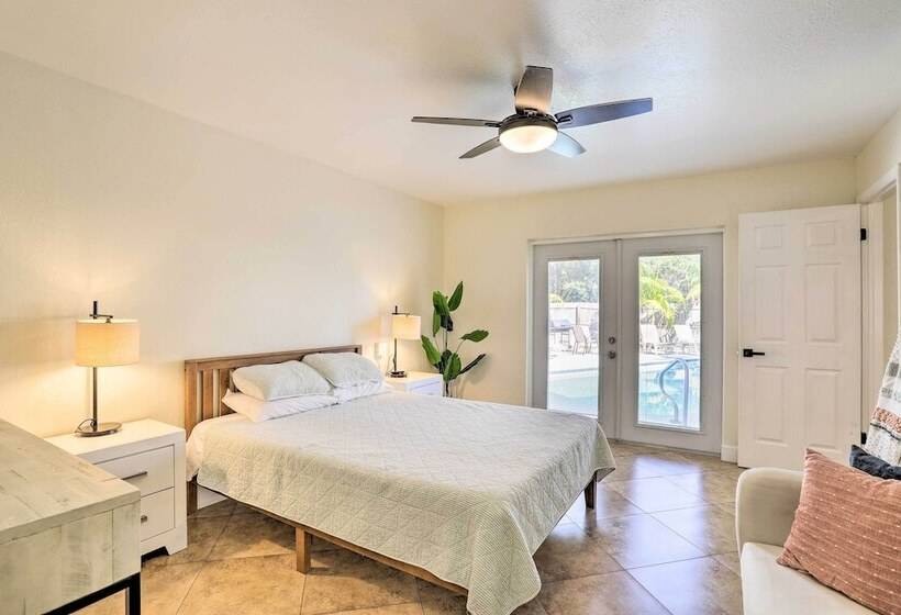 Spacious Largo Retreat: Private Pool & Yard!