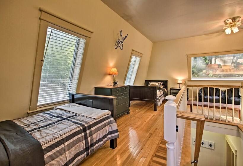 Spacious Mcgaheysville Family Retreat W/ Game Room