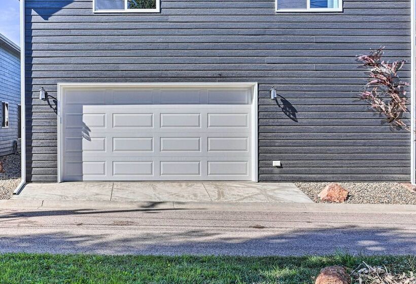 Spacious, Rustic Spearfish Home: Walk To Downtown!