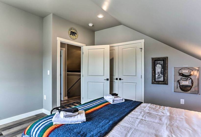 Spacious, Rustic Spearfish Home: Walk To Downtown!