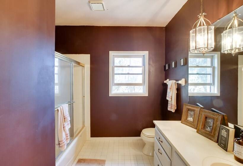 Spacious & Secluded Madison Home Near Dtwn!