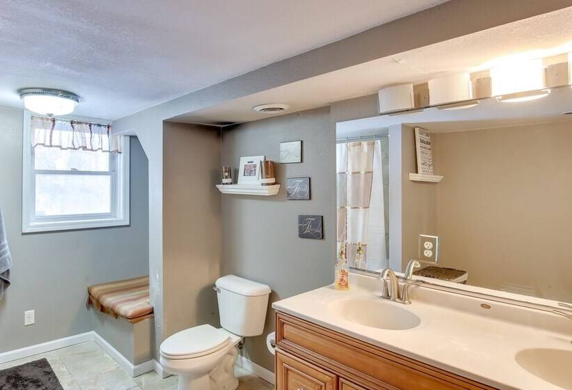 Spacious & Secluded Madison Home Near Dtwn!