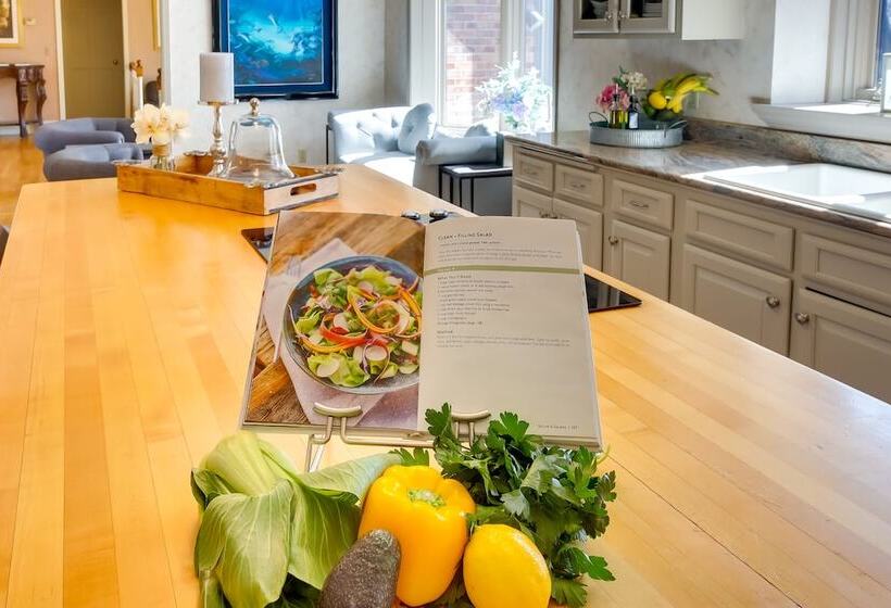 Spacious & Secluded Madison Home Near Dtwn!