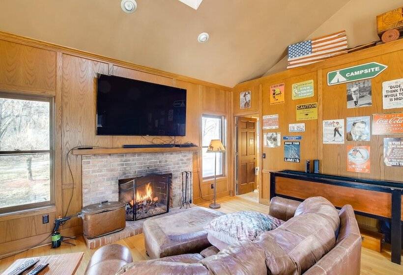 Spacious & Secluded Madison Home Near Dtwn!