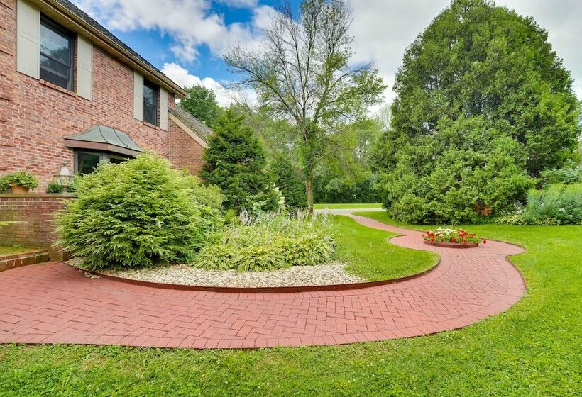 Spacious & Secluded Madison Home Near Dtwn!