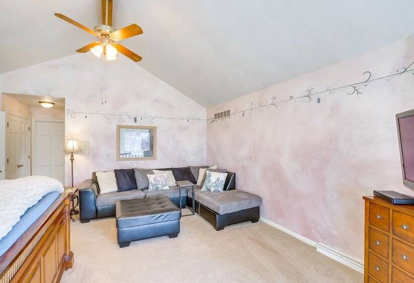 Spacious & Secluded Madison Home Near Dtwn!