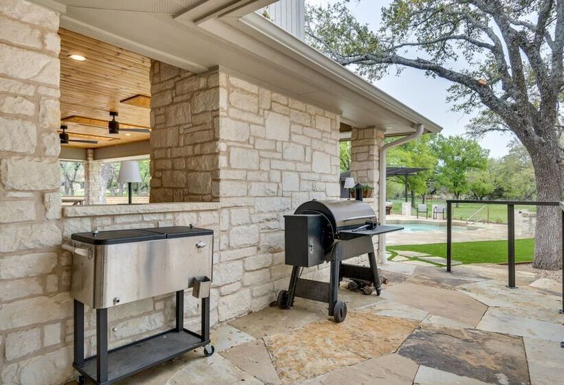Spacious Texas Abode   Patio, Pool, & Fire Pit