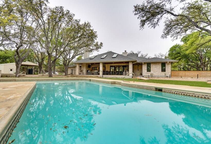 Spacious Texas Abode   Patio, Pool, & Fire Pit