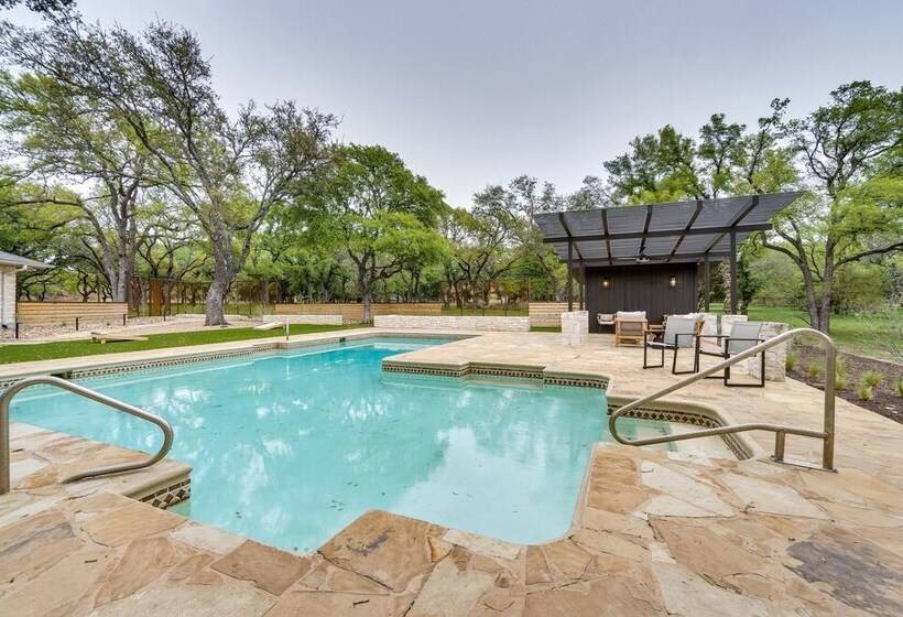 Spacious Texas Abode   Patio, Pool, & Fire Pit
