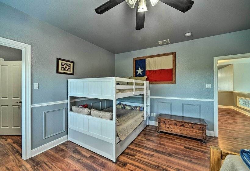 Sprawling Mico Retreat W/ Panoramic Views!