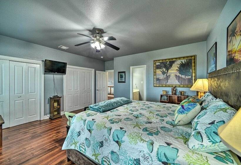 Sprawling Mico Retreat W/ Panoramic Views!