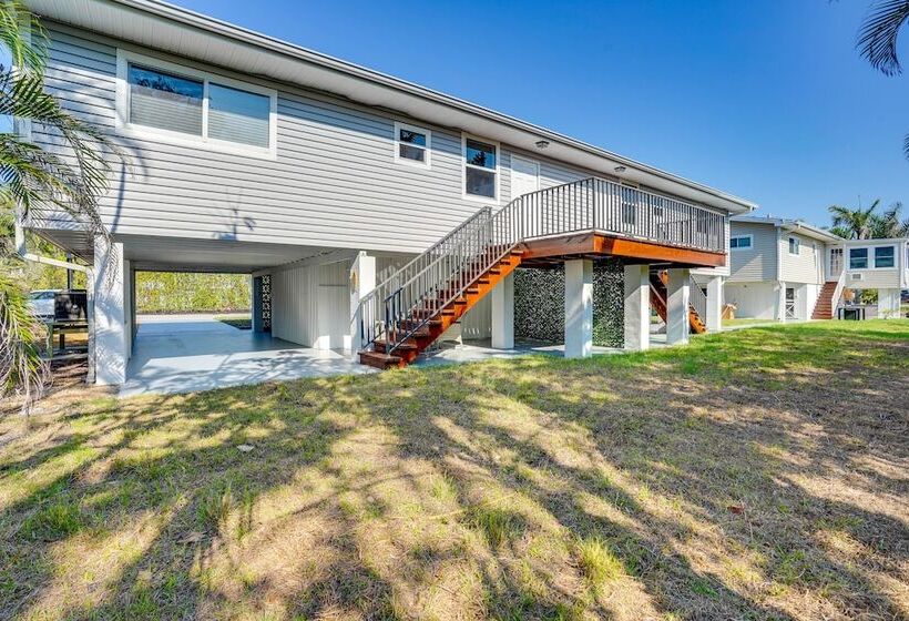 Stunning Bonita Springs Home On The Canal!